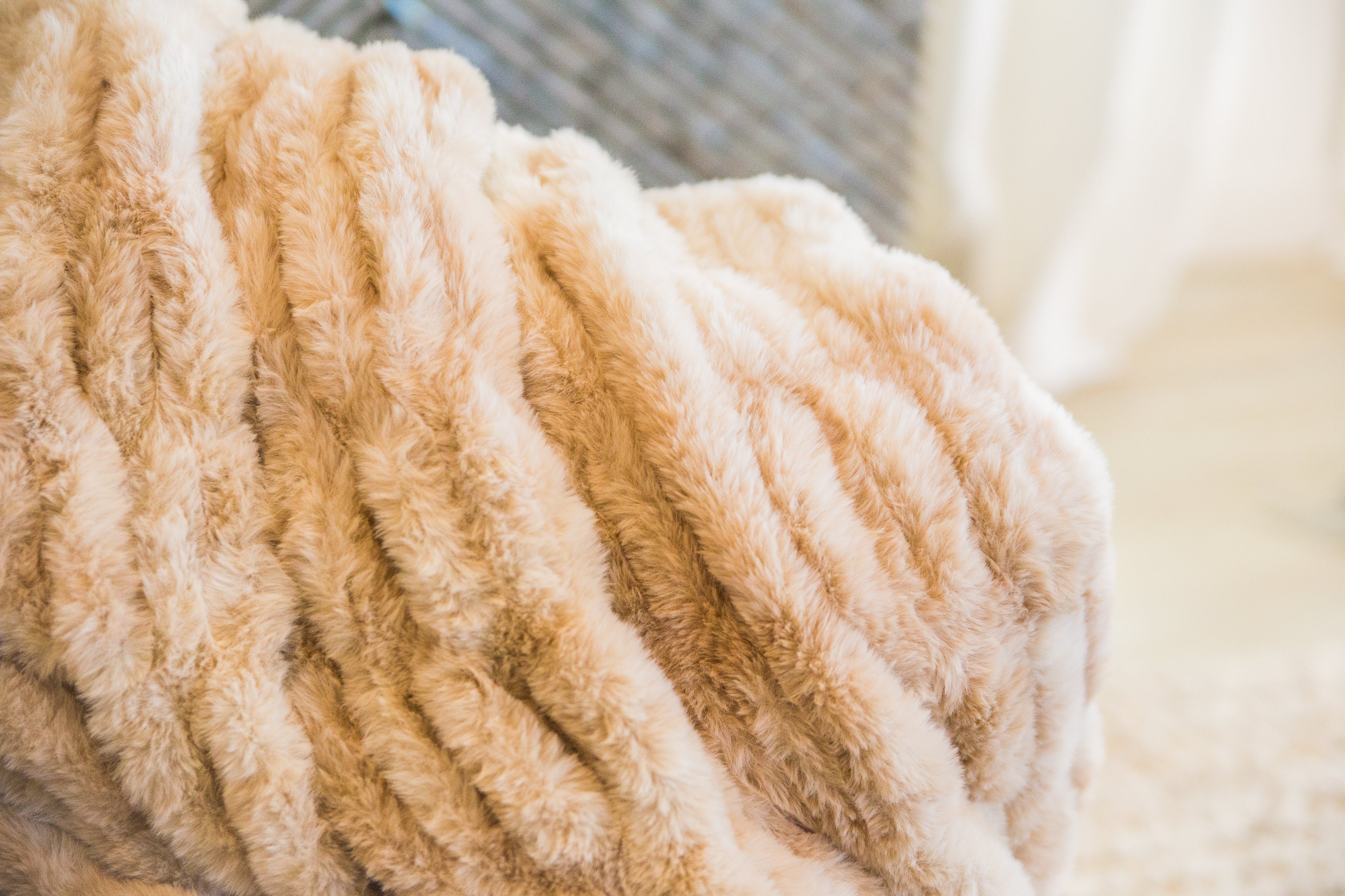 Hazelnut Chunky Fur Blanket
